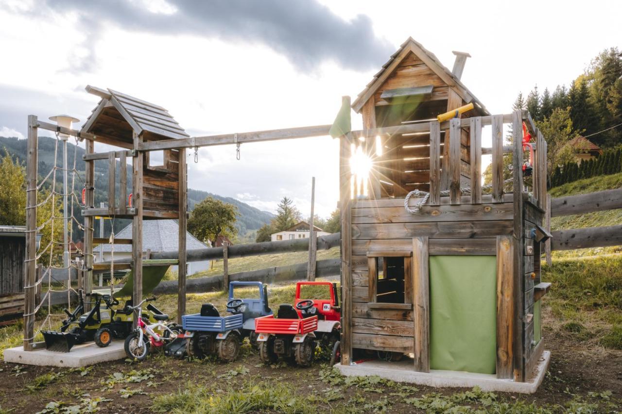 Oberwoelz Stadt Zum Wohleアパートホテル エクステリア 写真